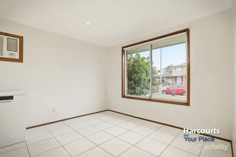 Property photo of 58 Barnard Crescent Oakhurst NSW 2761