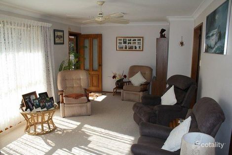 Property photo of 8 Drury Close Old Bar NSW 2430