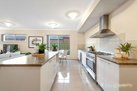 Property photo of 8 Moore Mews Pakenham VIC 3810