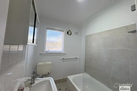 Property photo of 15 Manila Road Lethbridge Park NSW 2770