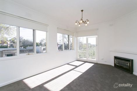 Property photo of 2/4 Yarradale Road Toorak VIC 3142