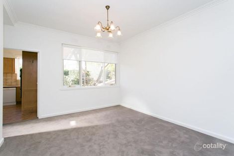 Property photo of 2/4 Yarradale Road Toorak VIC 3142