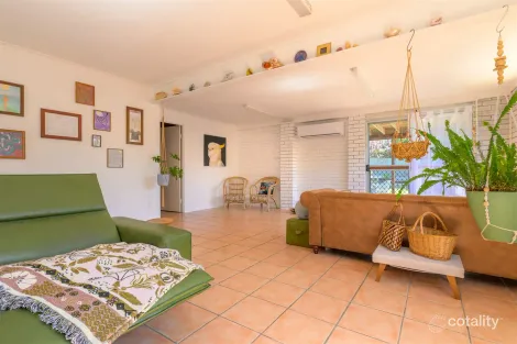 Property photo of 17 Polmaise Street Boyne Island QLD 4680