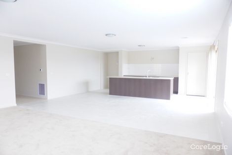 Property photo of 58 Grassbird Drive Point Cook VIC 3030