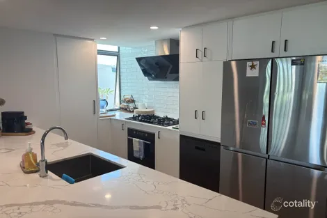 Property photo of 17T/20-28 Bayview Street Runaway Bay QLD 4216