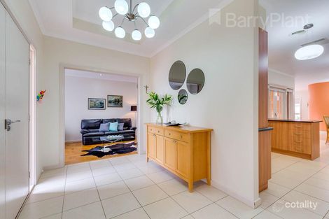 Property photo of 11 Frontignac Court Sunbury VIC 3429