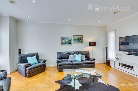 Property photo of 11 Frontignac Court Sunbury VIC 3429