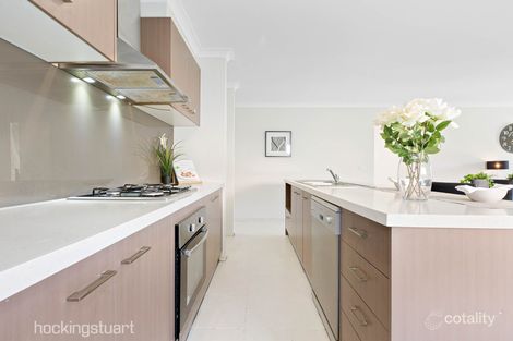 Property photo of 31 Martaban Crescent Point Cook VIC 3030