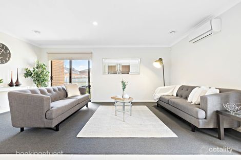 Property photo of 31 Martaban Crescent Point Cook VIC 3030