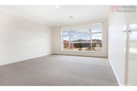 Property photo of 8 Ravenwoods Way Craigieburn VIC 3064