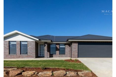 49 Deakin Ave, Lloyd, NSW 2650