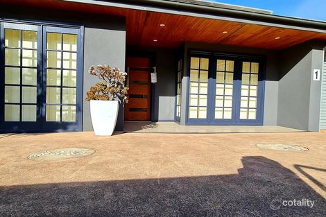 Property photo of 1 Canberra Road Lake Heights NSW 2502