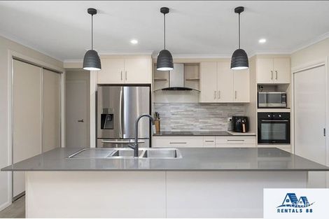 Property photo of 18 Henderson Street Mount Low QLD 4818