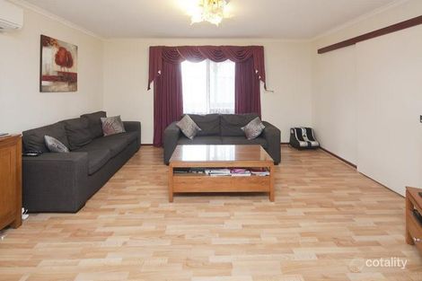 Property photo of 4 Headingly Court Endeavour Hills VIC 3802