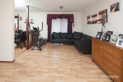 Property photo of 4 Headingly Court Endeavour Hills VIC 3802