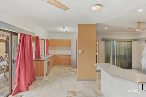 Property photo of 14 Krakatoa Close Smithfield QLD 4878