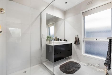 Property photo of 1 Rebecca Court Bentleigh East VIC 3165