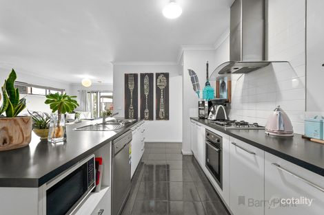 Property photo of 6 Asteria Crescent Cranbourne West VIC 3977
