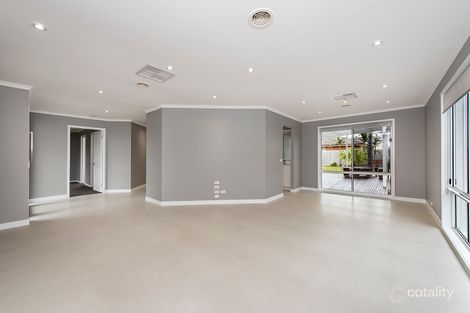 Property photo of 32 Wenlock Avenue Altona Meadows VIC 3028