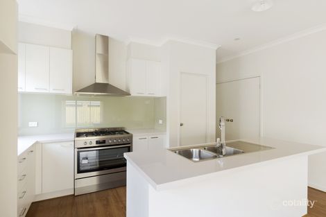 Property photo of 76 Goldeneye Circuit Werribee VIC 3030