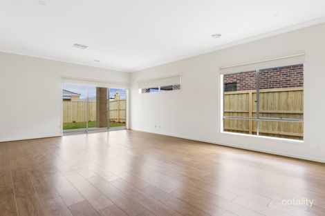 Property photo of 76 Goldeneye Circuit Werribee VIC 3030