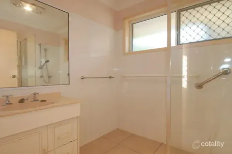 Property photo of 2/26 Ronald Street Wynnum QLD 4178