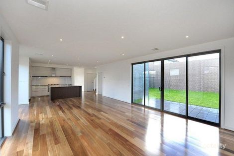 Property photo of 15 Ellis Park Avenue Mulgrave VIC 3170