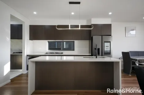 Property photo of 19 Violenta Way Rosemeadow NSW 2560