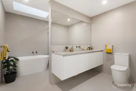 Property photo of 2 Lomond Street Glen Iris VIC 3146