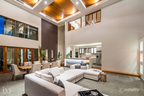 Property photo of 23 Knightsbridge Parade East Paradise Point QLD 4216