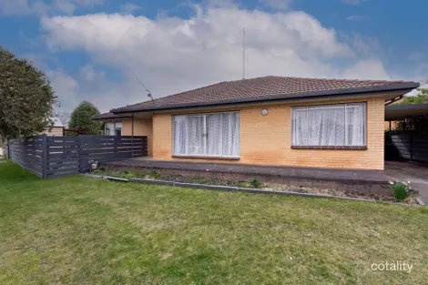 4 Towong St, Alfredton, VIC 3350