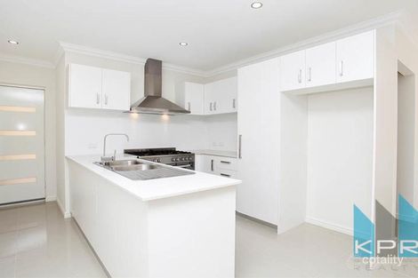Property photo of 2/5 Lodesworth Road Westminster WA 6061