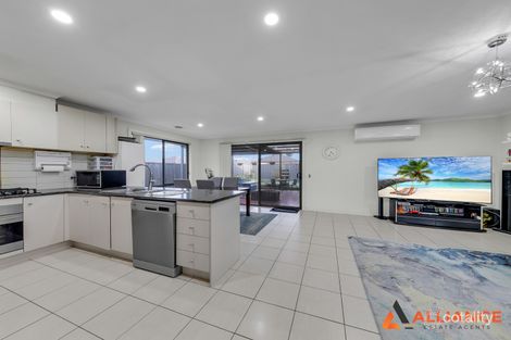 Property photo of 8 Howard Place Deer Park VIC 3023