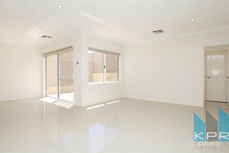 Property photo of 2/5 Lodesworth Road Westminster WA 6061
