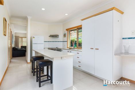 Property photo of 4 Adelaide Close Berwick VIC 3806