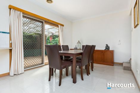 Property photo of 4 Adelaide Close Berwick VIC 3806
