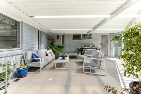 Property photo of 5 Sara Jane Close Kanwal NSW 2259