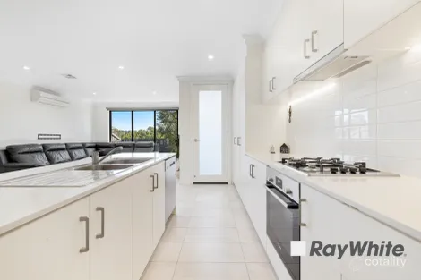 Property photo of 41 Billy Buttons Drive Narre Warren VIC 3805