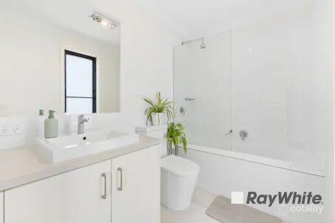 Property photo of 41 Billy Buttons Drive Narre Warren VIC 3805