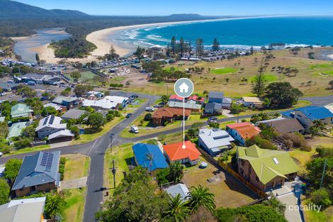 18 Stewart St, Crescent Head, NSW 2440