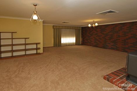 Property photo of 2 Stratford Avenue Lake Albert NSW 2650
