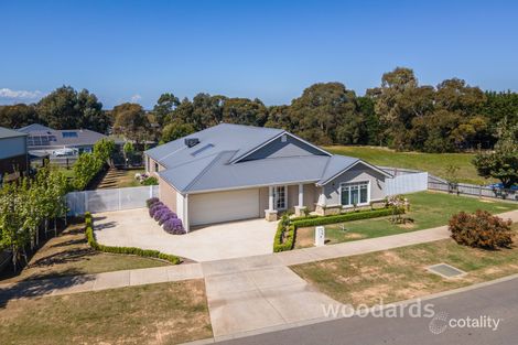 10 Desmond Cres, Romsey, VIC 3434