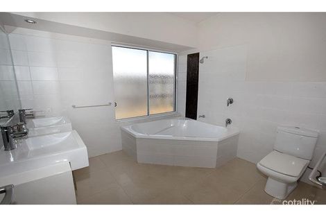 Property photo of 21 Hilltop Avenue Southside QLD 4570