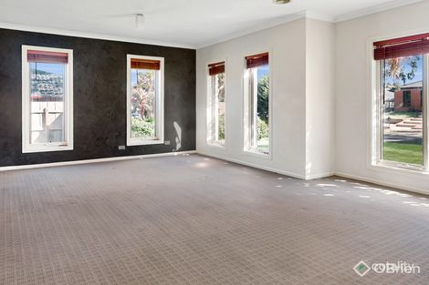 Property photo of 10 Charles Conder Place Berwick VIC 3806