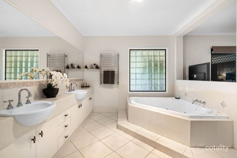Property photo of 11 Norman Court Westbrook QLD 4350