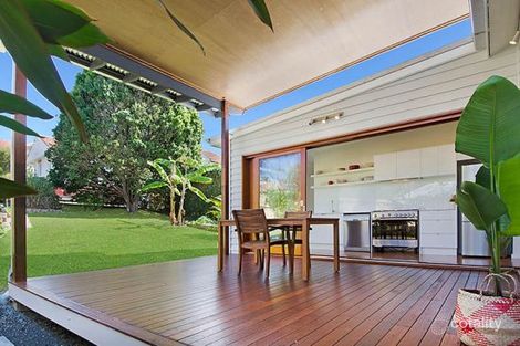 Property photo of 92 Lade Street Coorparoo QLD 4151