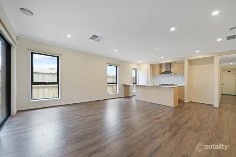 Property photo of 9 Ross Parade Wallan VIC 3756