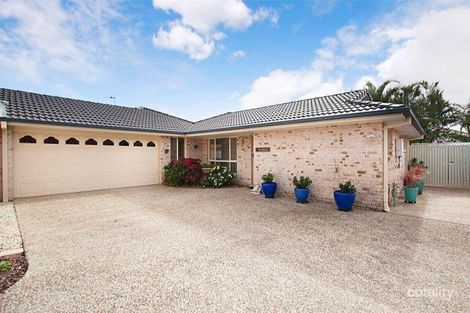 Property photo of 2/4 Magnolia Crescent Banora Point NSW 2486