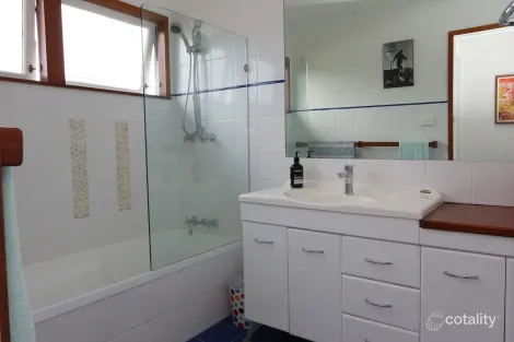 Property photo of 43 Hillview Crescent Whitfield QLD 4870
