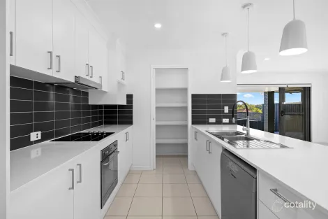 Property photo of 21 Beazley Circuit Bridgeman Downs QLD 4035